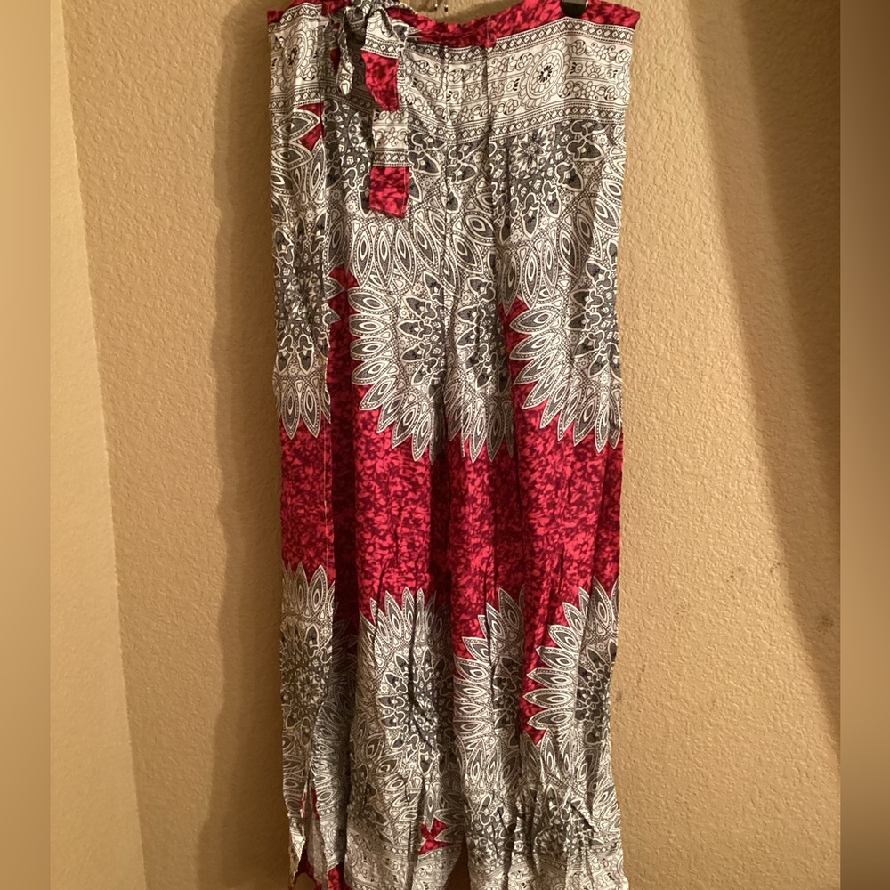 Stylish Red and Gray Women's Flare Pants - Picture 2 of 8